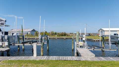 325 Bayview Drive, Harkers Island, NC 28531