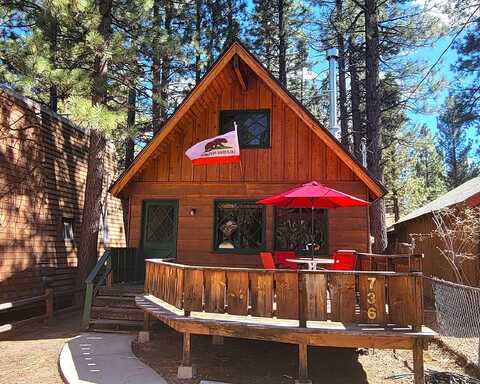 736 E Meadow Lane, Big Bear City, CA 92314