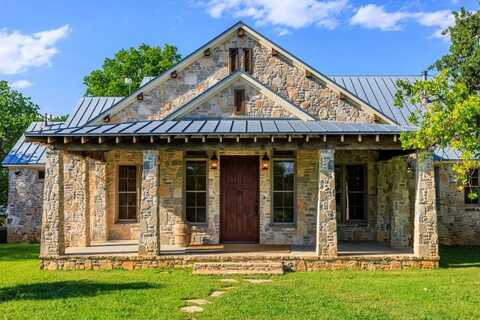 694 Clear Creek Rd, Fredericksburg, TX 78624