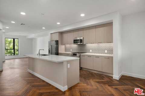 1250 N Fairfax Ave, West Hollywood, CA 90046