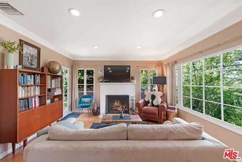 3217 Bennett Dr, Los Angeles, CA 90068