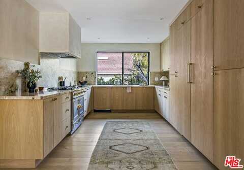 2247 Chelan Pl, Los Angeles, CA 90046