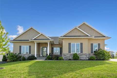 2911 Savannah Drive, Hiawatha, IA 52233