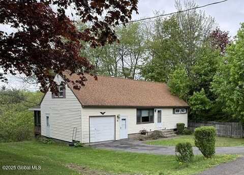 18 Ridgecrest Avenue, Colonie, NY 12110