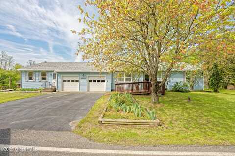 6215 Hawes Road, Guilderland, NY 12009