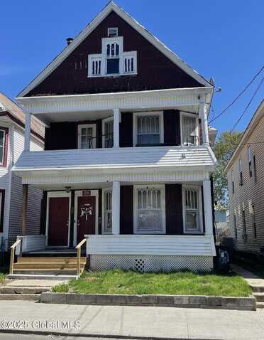 82 Robinson Street, Schenectady, NY 12304