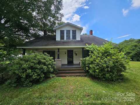 562 W Wilson Avenue, Mooresville, NC 28115