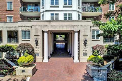 300 W 5th Street, Charlotte, NC 28202
