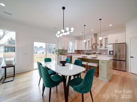 2511 Dundeen Street, Charlotte, NC 28216