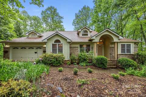 5 Governors Drive, Hendersonville, NC 28791