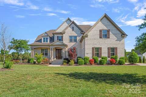 409 Wheatberry Hill Drive, Matthews, NC 28104