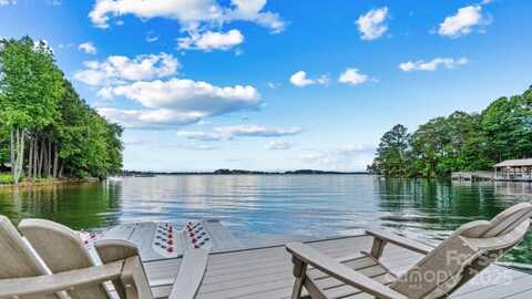 8218 Bright Water Lane, Denver, NC 28037