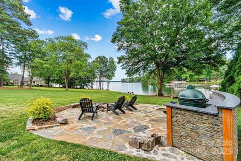 8218 Bright Water Lane, Denver, NC 28037