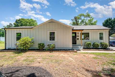 504 N Hawthorne Street, Mount Holly, NC 28120