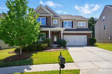 9301 Swimming Drive, Harrisburg, NC 28075