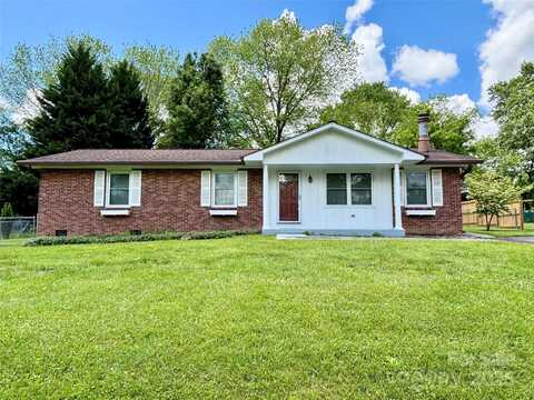34 W Broadleaf Drive, Hendersonville, NC 28739