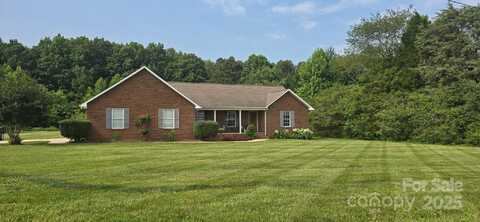 4470 W Bandys Cross Road, Claremont, NC 28610