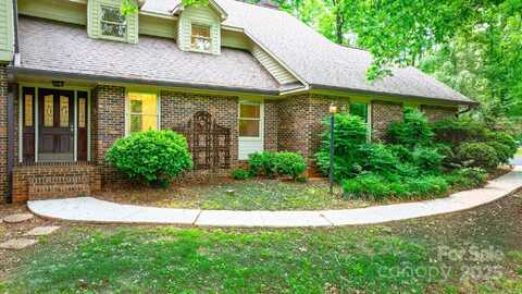 1080 Rolling Green Drive, Newton, NC 28658