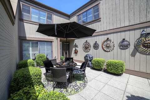 85 Viscount Drive, Milford, CT 06460