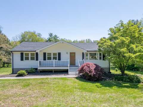 9 Punkin Drive, Ellington, CT 06029