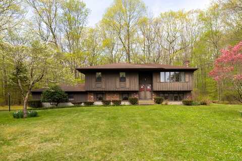 28 Caribou Way, Montville, CT 06370