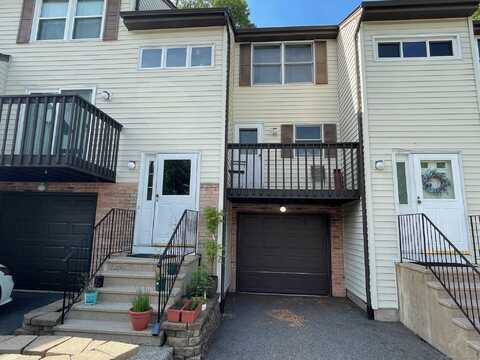 4 Oak Forest (aka 44) Drive, Manchester, CT 06042
