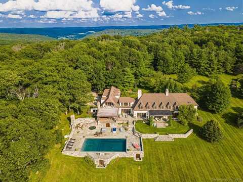 26 mountain farm Road, Millerton, NY 12546