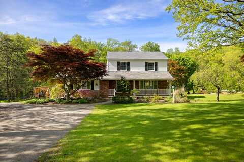 10 Rockwood Lane, Danbury, CT 06811