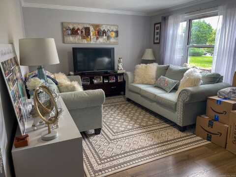 30 Standish Road, Stamford, CT 06902