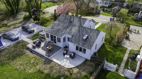3 Clark Avenue, Old Saybrook, CT 06475