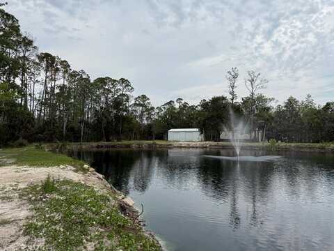 8 Fourth St, Steinhatchee, FL 32359