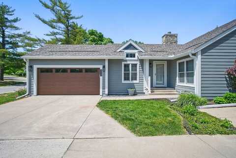 8061 Cobblestone Court, Urbandale, IA 50322