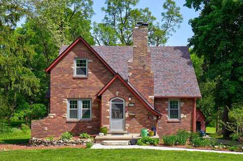 4037 Amick Avenue, Des Moines, IA 50310