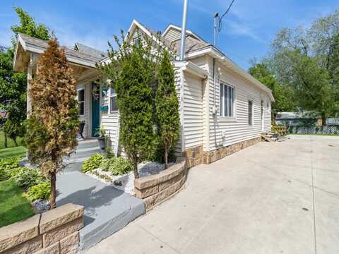 1273 E 18th Street, Des Moines, IA 50316