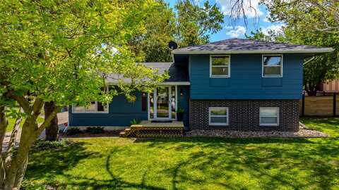 7124 Twana Drive, Urbandale, IA 50322