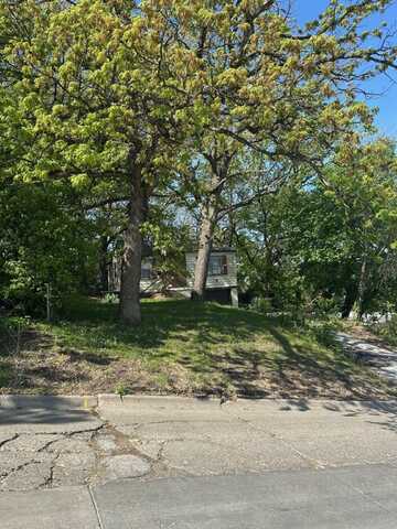 720 Monona Avenue, Des Moines, IA 50315