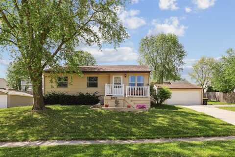 1511 Hyvue Street, Adel, IA 50003