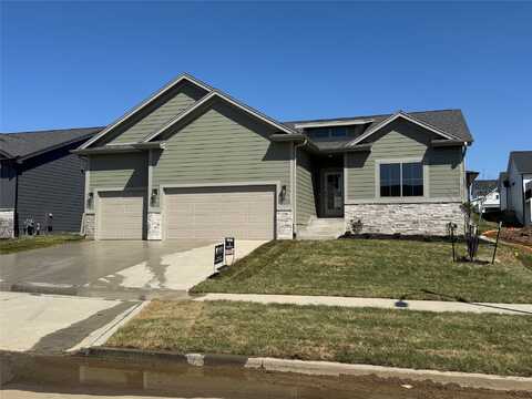 1216 S 92nd Street, West Des Moines, IA 50266