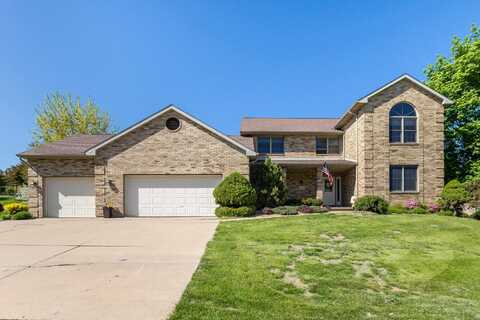 2877 Castle Woods, Dubuque, IA 52001