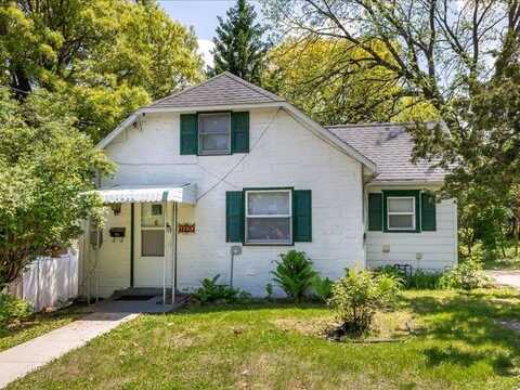 1020 Kirkwood, Dubuque, IA 52001