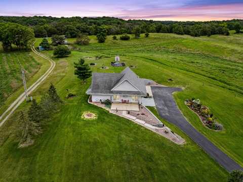 10227 74th, Maquoketa, IA 52060