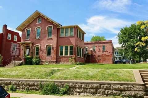 571 Jefferson, Dubuque, IA 52001