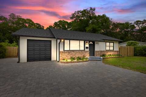 236 Chicago Avenue, Valparaiso, FL 32580