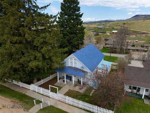 209 E Idaho Street, Virginia City, MT 59755