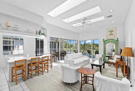 5142 Lake Catalina B Drive B, Boca Raton, FL 33496