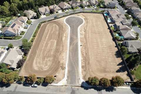 1792 Preuss Avenue N, Clovis, CA 93619
