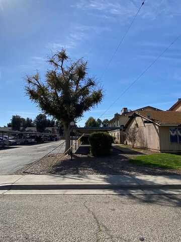 657 Parlier Avenue W, Reedley, CA 93654