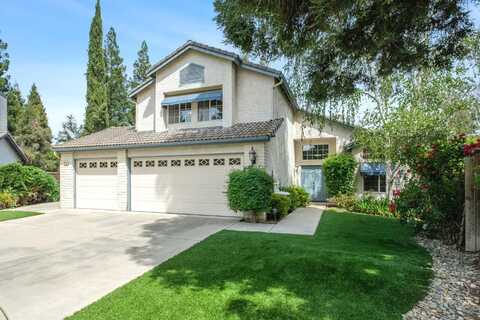 9582 Keystone Court N, Fresno, CA 93720