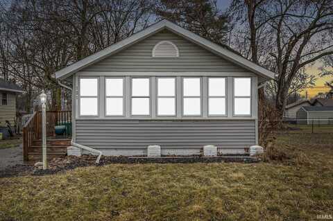121 Lawndale Avenue, Mishawaka, IN 46544