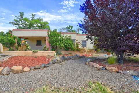 3917 Simms Avenue SE, Albuquerque, NM 87108